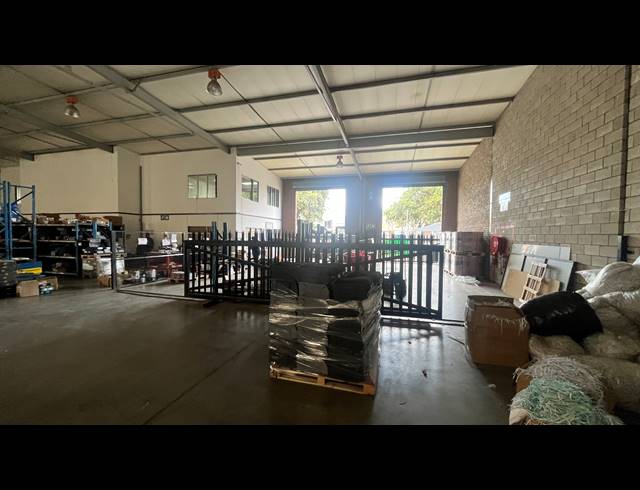 1,040M² WAREHOUSE TO LET IN SPARTAN